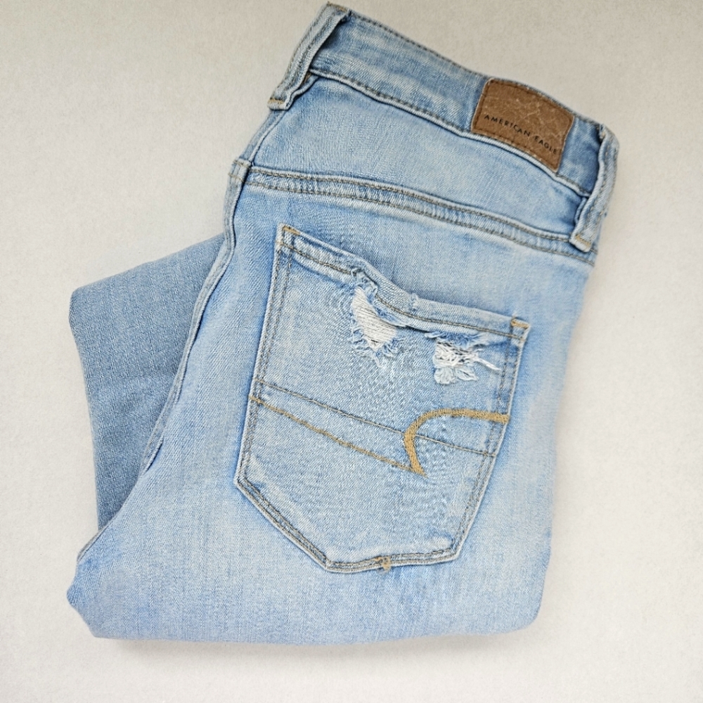 AMERICAN EAGLE 27X25 SKINNY MIDRISE LIGHTWASH DENIM JEANS